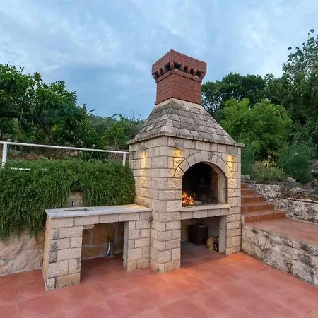 Stunning Apartment In Molunat With Wifi Апартаменты Молунат